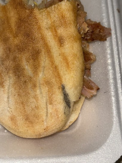 Gezi, Kebab à Saint-Leu-la-Forêt